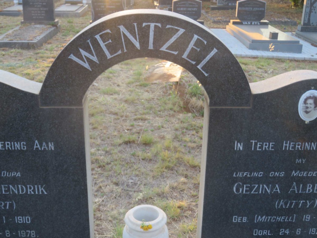 WENTZEL Gerrit Hendrik 1910-1978 &amp; Gezina Albertina MITCHELL 1916-1975