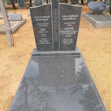 OBERHOLZER Theodorus Lewies 1931-2009 &amp; Aletta Catharina Johanna SWANEPOEL 1938-2019