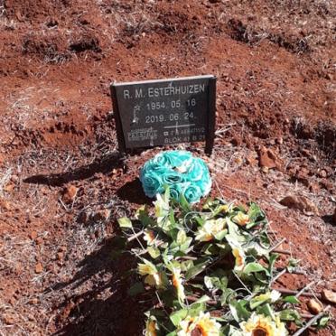 ESTHERHUIZEN R.M. 1954-2019