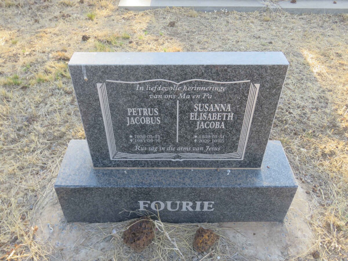 FOURIE Petrus Jacobus 1936-1981 &amp; Susanna Elizabeth Jacoba 1939-2009