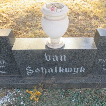 SCHALKWYK Philippus Lodewikus, van 1903-1981 &amp; Gertruida Johanna 1908-1992 : : VAN SCHALKWYK Philippus Lodewikus 1931-2004