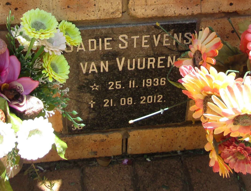 VUUREN Sadie Stevens, van 1936-2012