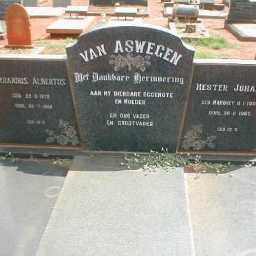 ASWEGEN Gerhardus Albertus, van 1878-1069 &amp; Izabella Eliabetha VAN STADEN 1890-1968