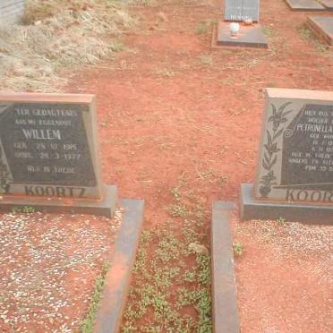 KOORTZ Willem 1915-1977 &amp; Petronella Johanna BOOYSEN 1914-197?