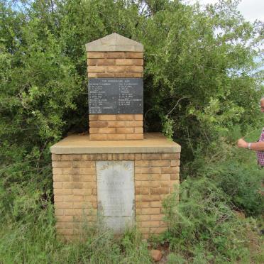 North West, KLERKSDORP district, Witpoort 394 IP, farm cemetery