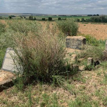 North West, KOSTER district, Derby, Hartebeestfontein 14 IQ_3, farm cemetery