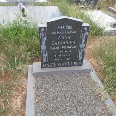 V - Vanne :: Surnames - V