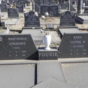 FOURIE Marthinus Johannes 1896-1981 &amp; Anna Gesina W. GOOSEN 1905-1990