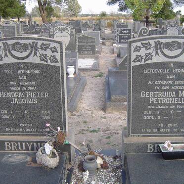 BRUYNS Hendrik Pieter Jacobus 1904-1965 &amp; Gertruida Maria Petronella JANSEN VAN VUUREN 1901-1961
