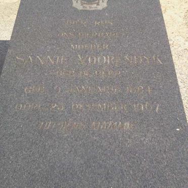 VOORENDYK Sannie nee DE BEER 1884-1967