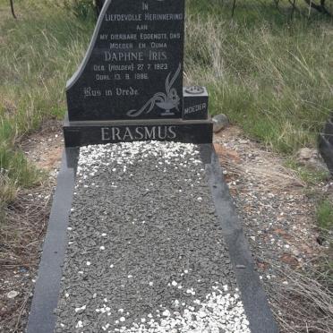 North West, LICHTENBURG district, Rooigrond, Mooimeisjesfontein 118, Mooimeisiesfontein, farm cemetery