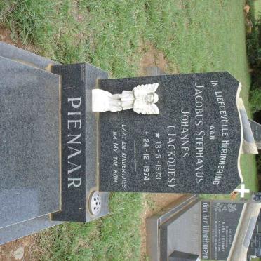 PIENAAR Jacobus Stephanus Johannes 1973-1974