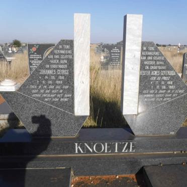 KNOETZE Johannes George 1916-1983 &amp; Hester Agnes Gertruida DU PREEZ 1916-1983
