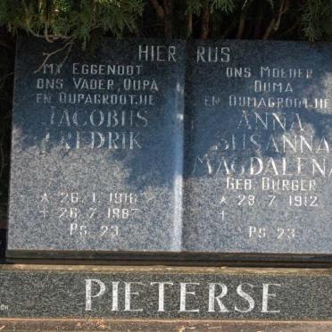 PIETERSE Jacobus Fredrik 1916-1987 &amp; Anna Susanna Magdalena BURGER 1912-