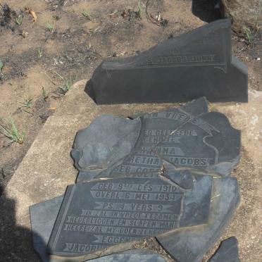 North West, MANKWE district, Boekenhoutfontein 44 JQ, Pilanesberg Game Reserve, farm cemetery