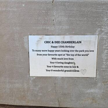 CHAMBERLAIN Chic & Dee