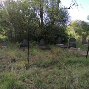 North West, MARICO district, Zeerust, Schietkraal 246 Gedeelte 10, farm cemetery