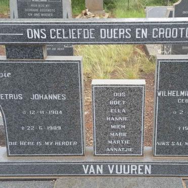 VUUREN Petrus Johannes, van 1904-1989 &amp; Wilhelmina Johanna VERMEULEN 1909-1989