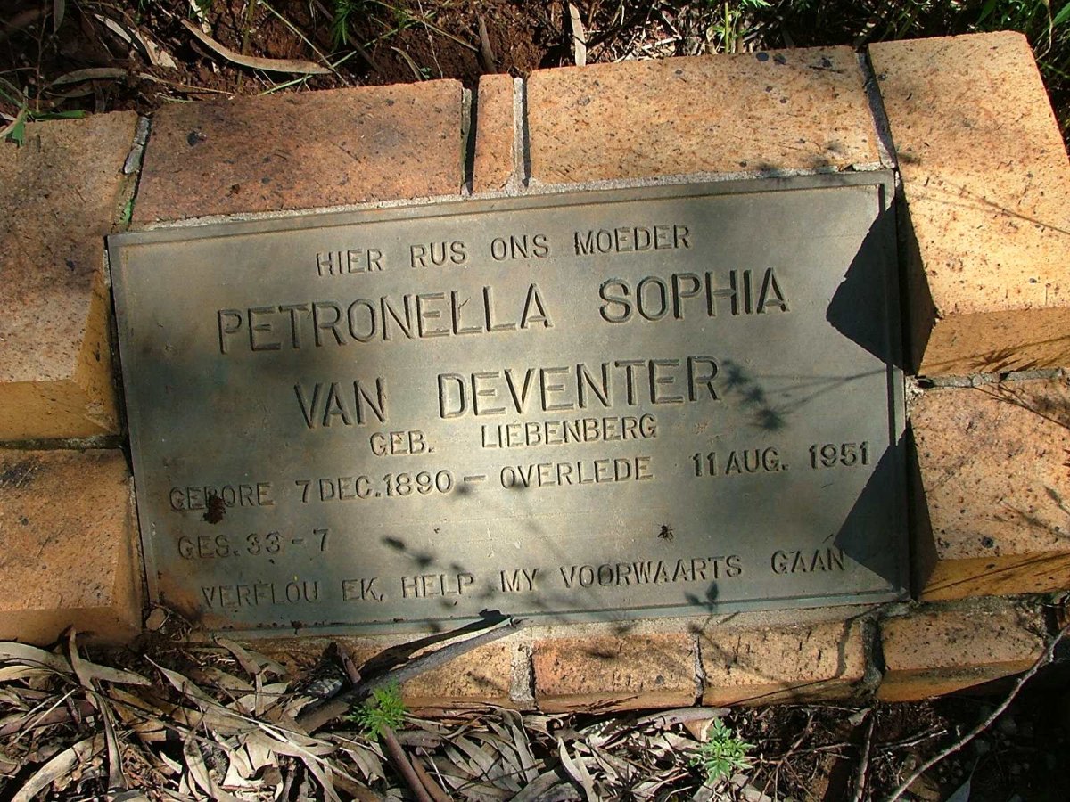 DEVENTER Petronella  Sophia , van nee LIEBENBERG 1890-1951