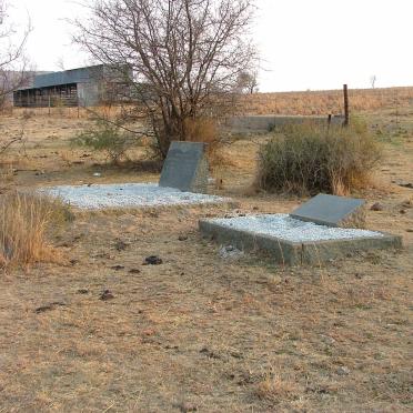 North West, POTCHEFSTROOM district, Elandsheuvel 436 IQ, farm cemetery