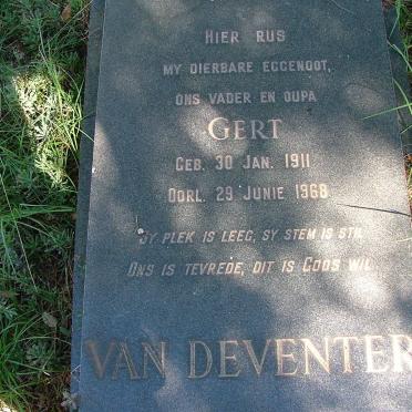 North West, POTCHEFSTROOM district, Modderfontein 445_1, farm cemetery