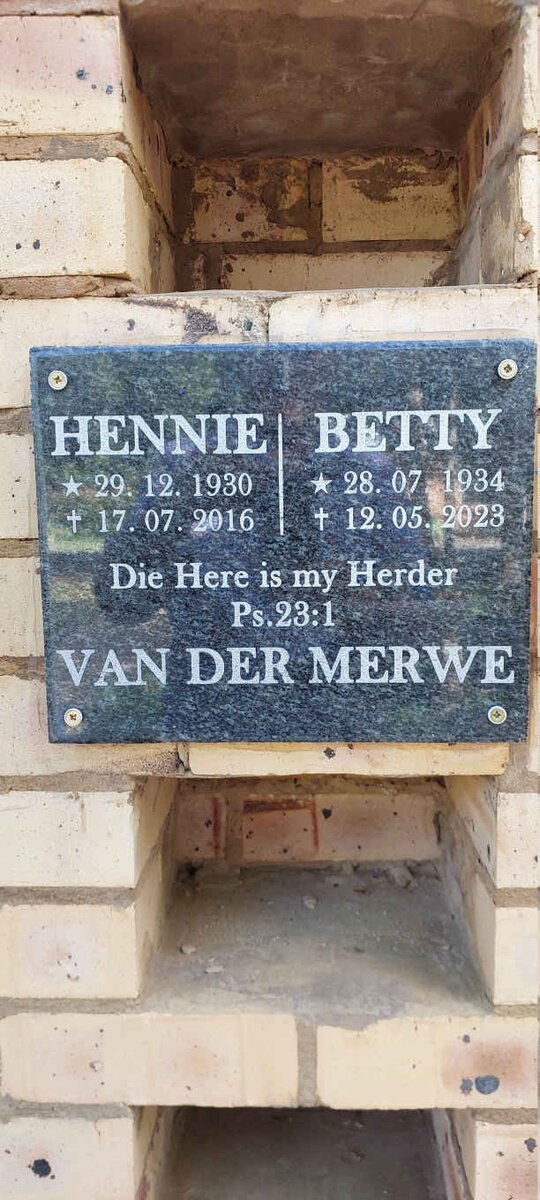MERWE Hennie, van der 1930-2016 & Betty 1934-2023