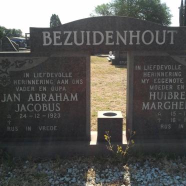 BEZUIDENHOUT Jan Abraham Jacobus 1923- &amp; Huibrecht Margheretha 1928-1983