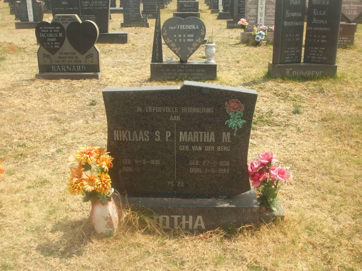 BOTHA Niklaas Stephanus Petrus 1935-2002 &amp; Martha Maria VAN DER BERG 1936-1993