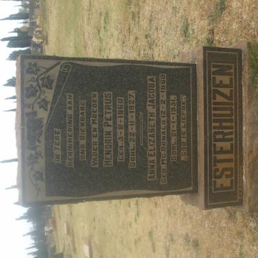 ESTERHUIZEN Hendrik Petrus 1860-1927 &amp; Anna Elizabeth Jacoba MCDONALD 1860-1951