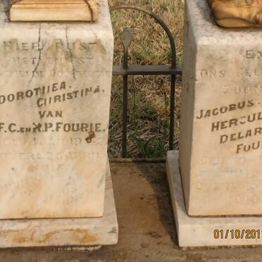 FOURIE Dorothea Christina 19??- 1915 :: FOURIE Jacobus Herculas Delarey 1916-1919