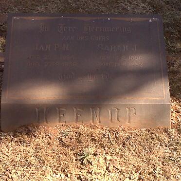 HEENOP Jan P.N. 1894-1958 &amp; Sarah J. 1896-19?3