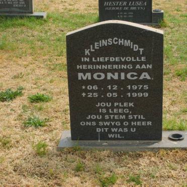 KLEINSCHMIDT Monica 1975-1999