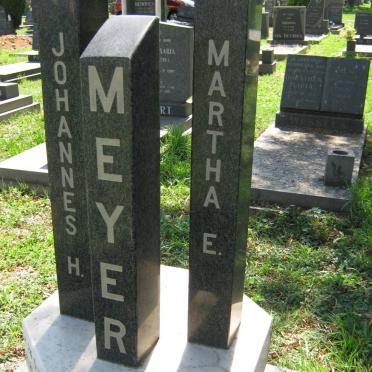 MEYER Johannes H. 1906-1988 &amp; Martha E. 1907-1997