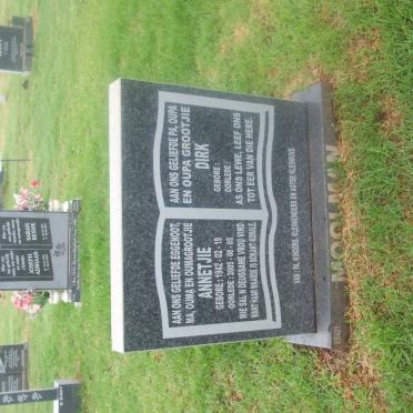 MOOLMAN Dirk &amp; Annetjie 1942-2005