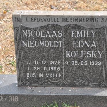 NIEUWOUDT Nicolaas 1925-1995 &amp; Emily Edna KOLESKY 1939-