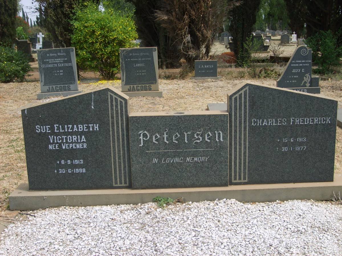 PETERSEN Charles Frederick 1913-1977 &amp; Sue Elizabeth Victoria WEPENER 1913-1998