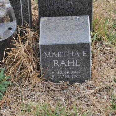RAHL Martha E. 1917-2005 :: ESTERHUYSEN Nellie 1929-1998