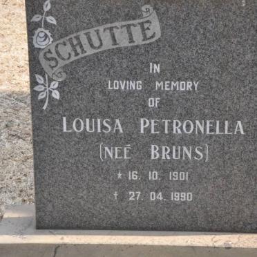 SCHUTTE Louisa Petronella nee BRUNS 1901-1990
