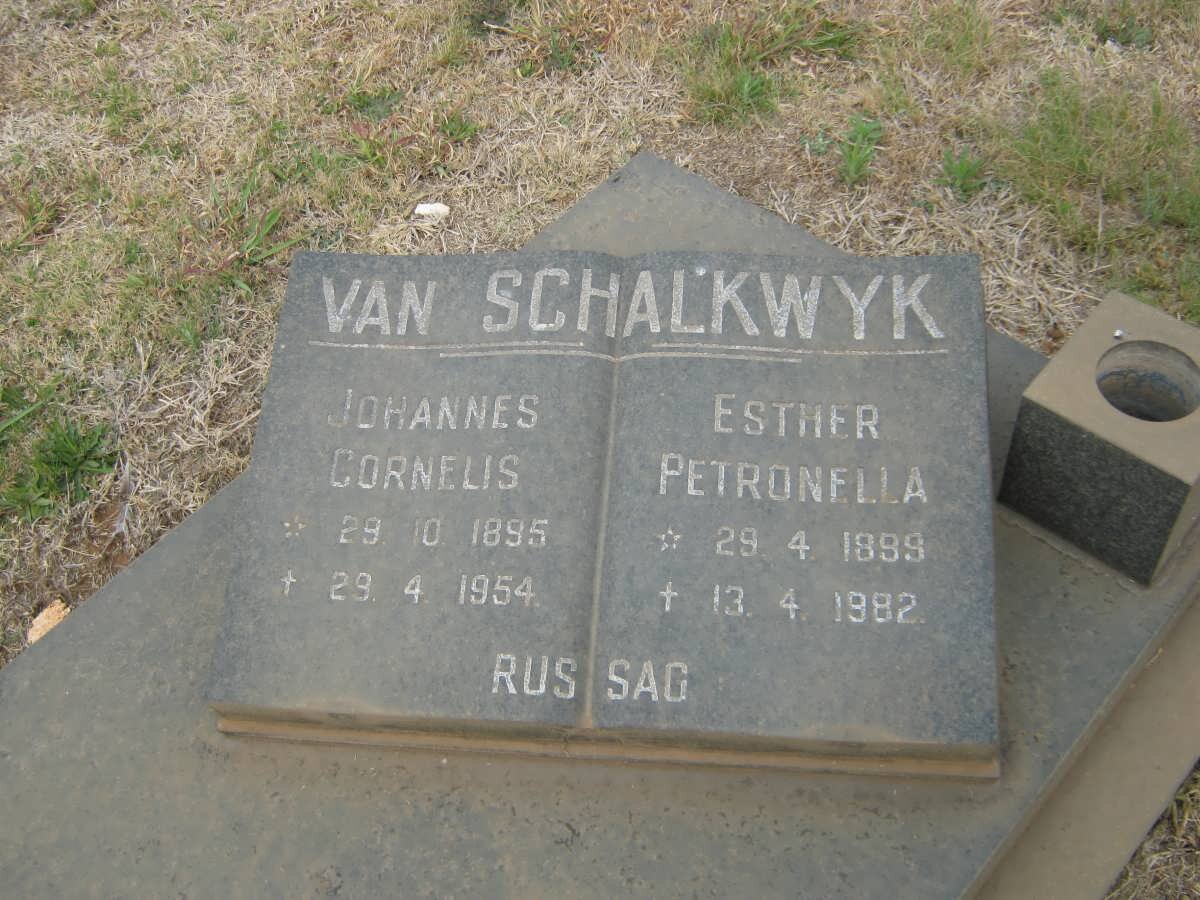 SCHALKWYK Johannes Cornelis, van 1895-1954 &amp; Esther Petronella 1899-1982