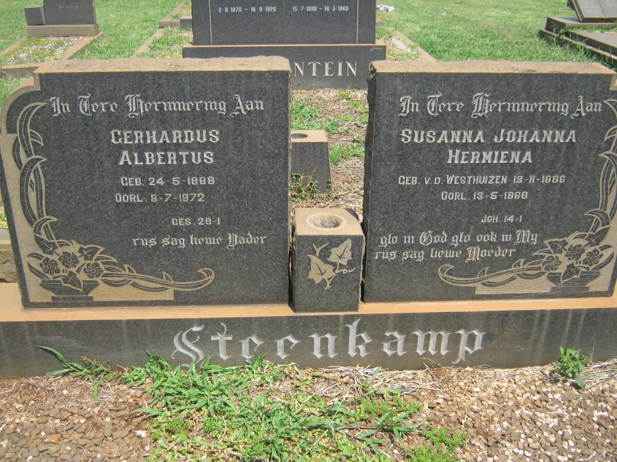 STEENKAMP Gerhardus Albertus 1888-1972 &amp; Susanna Johanna Hermiena V.D. WESTHUIZEN 1886-1968