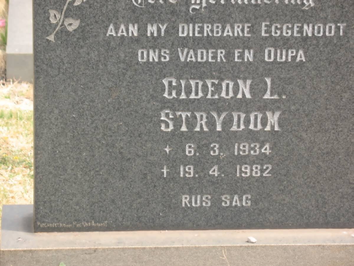 STRYDOM Gideon L. 1934-1982
