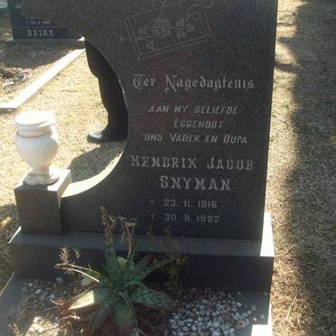 Sn - Surnames starting with the letters Sn