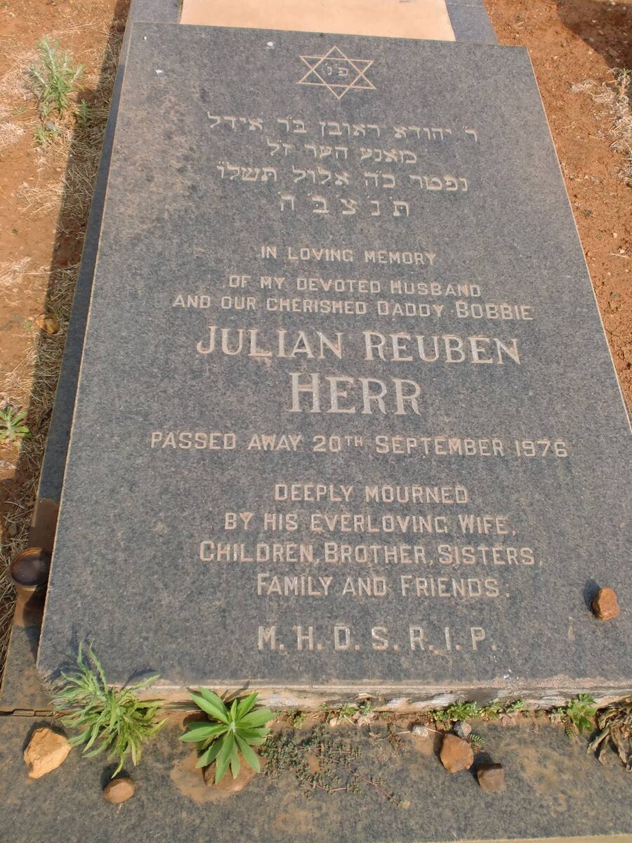 HERR Julian Reuben -1976