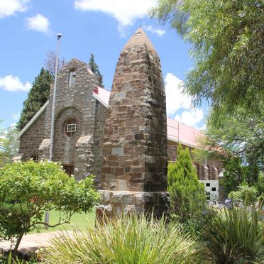 North West, REIVILO, NG Kerk, Muur van herinnering