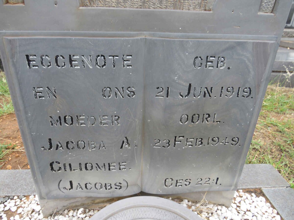 GILIOMEE Jacoba A. nee JACOBS 1919-1949 :: GILIOMEE Johann? M. 19??-1949 _3