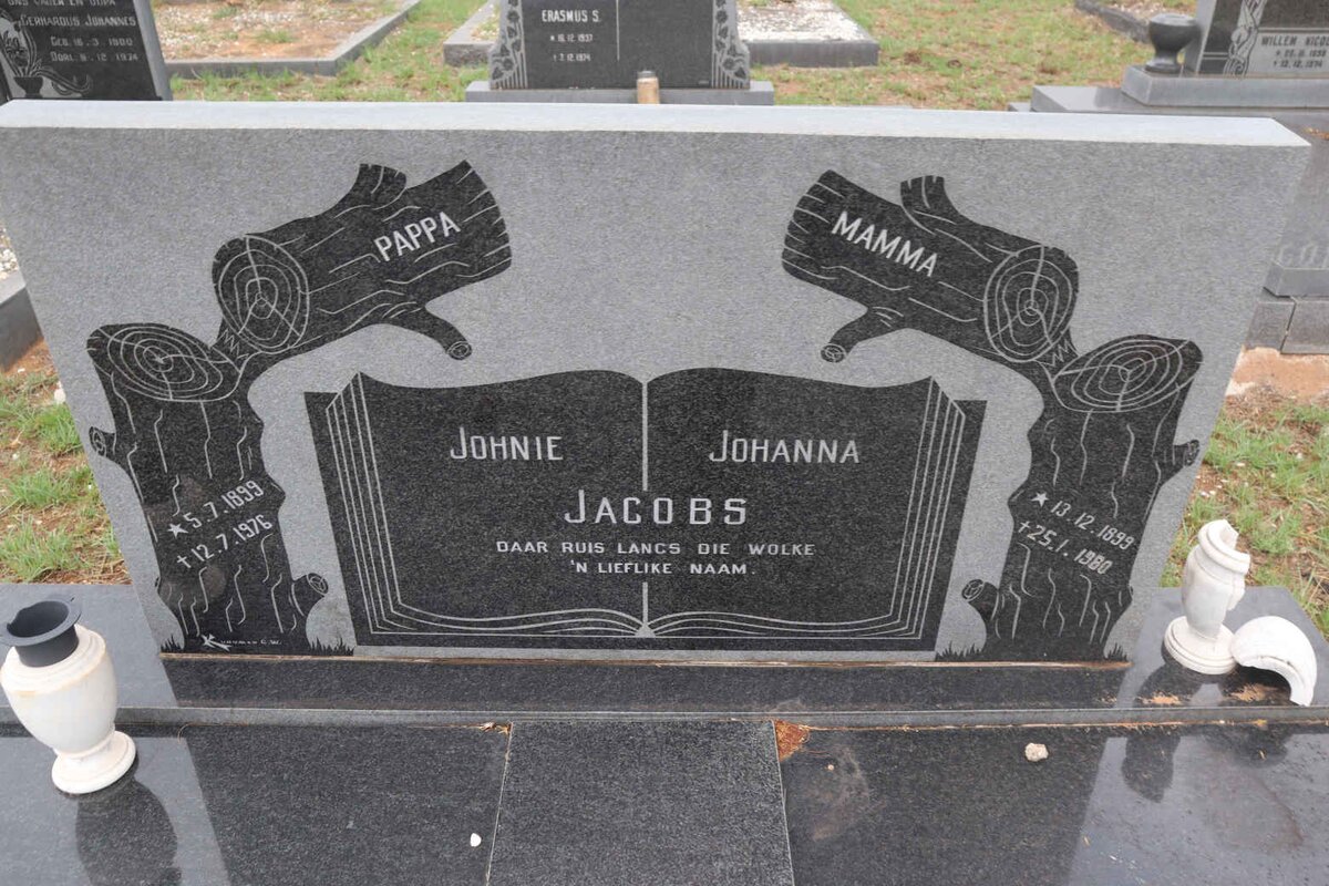 JACOBS Johnie 1899-1976 & Johanna 1899-1980