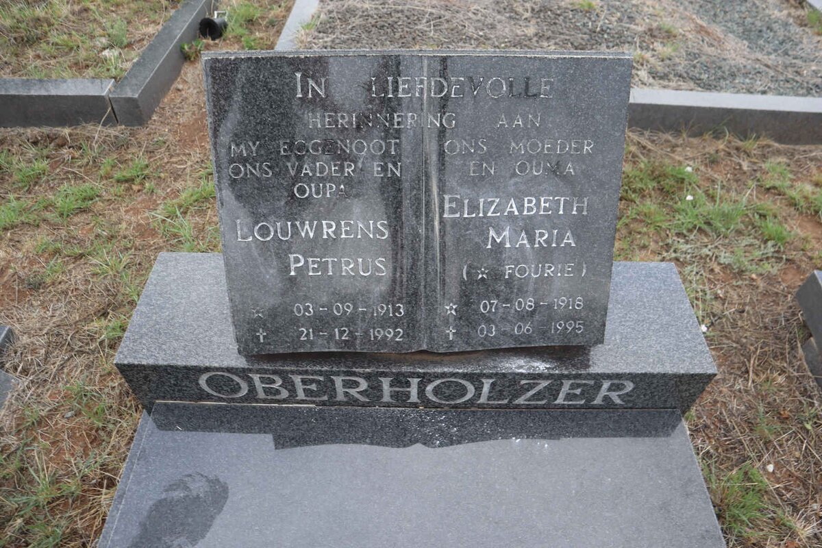 OBERHOLZER Louwrens Petrus 1913-1992 & Elizabeth Maria FOURIE 1918-1995