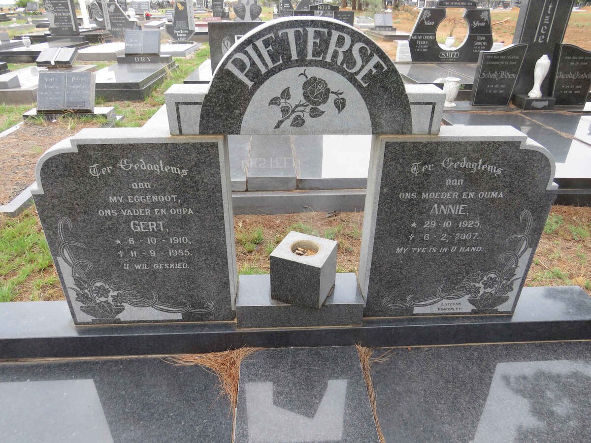 PIETERSE Gert 1910-1985 & Annie 1925-2007