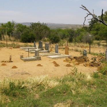 North West, RUSTENBURG district, Buffelspoort, Grootfontein 346_1, farm cemetery