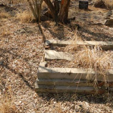 North West, RUSTENBURG district, Boons, Zandfontein 380 (now 290)_2, Sandfontein, farm cemetery
